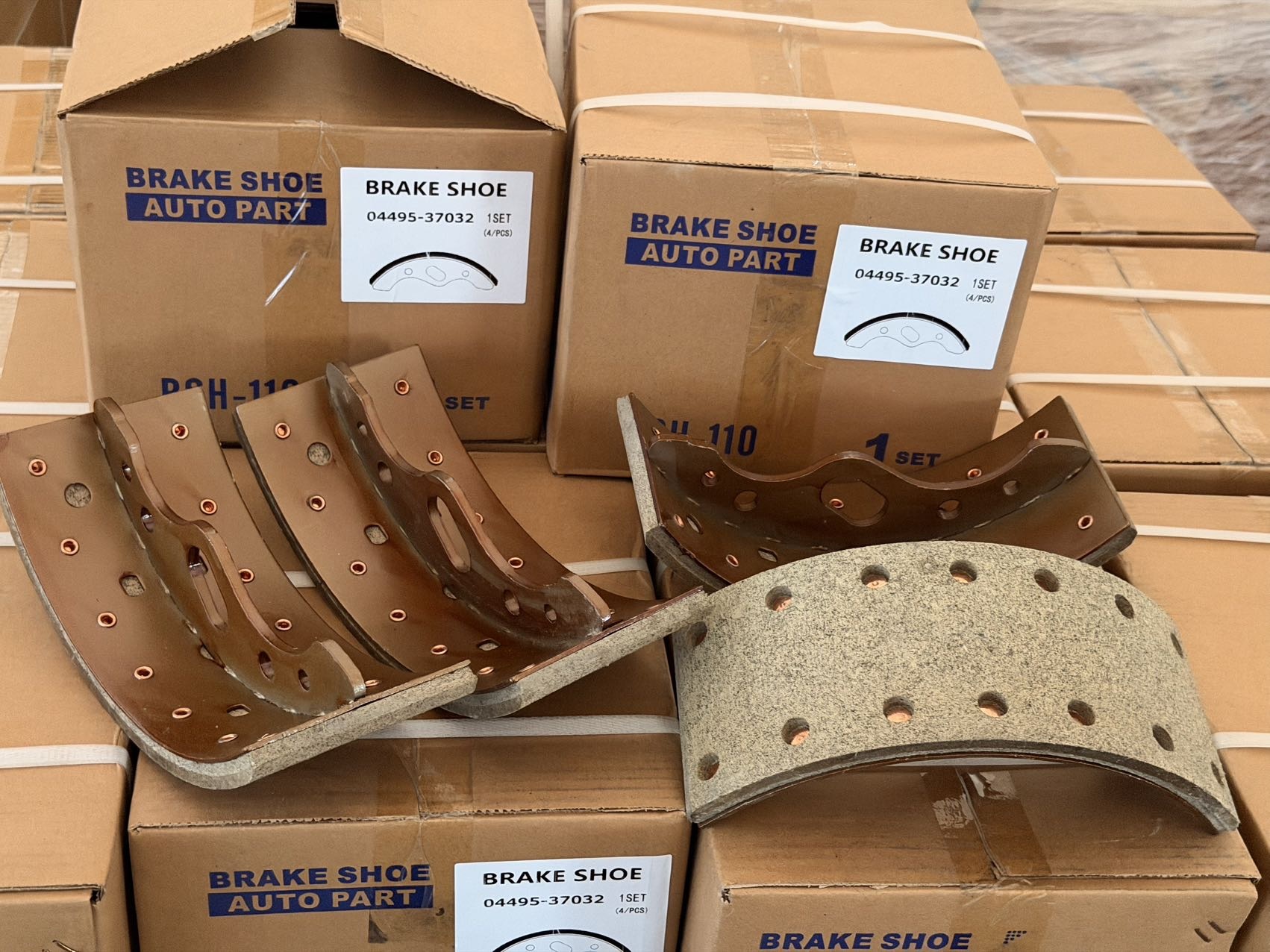 04495-37032 Brake pad assembly FOR HINO 300