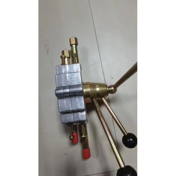 Dual Control Levers Hydraulic System Throttle Control Lever for Precise Speed Control in Concrete Mixer Trucks