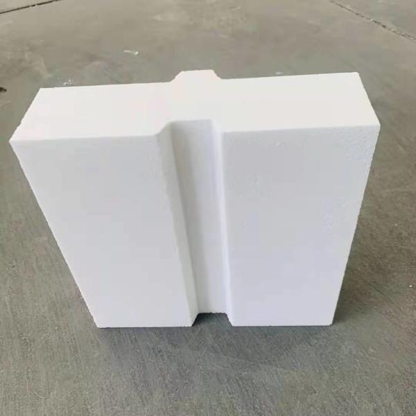 SiO2 Content of ≤18% Corundum Mullite Refractory Brick for Extreme Heat Environments