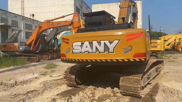 Excavateur d'occasion de qualité utilisée Sany215C Pro abordable pour les besoins de construction