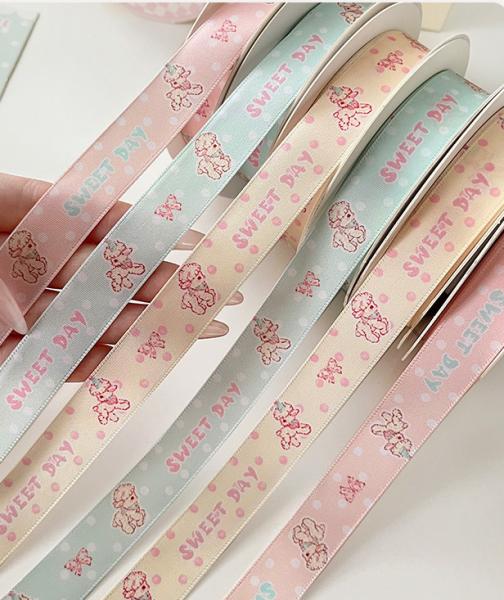 Kids' Fun Cream Lamb Candy Ribbon Artistic Packaging Straps and Flowers for International Children's Da