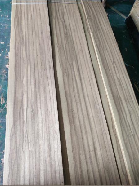 Full 0.5mm Well-Sliced Black and White Limba Natural Wood Veneer for Panel Door and Furniture Industry
