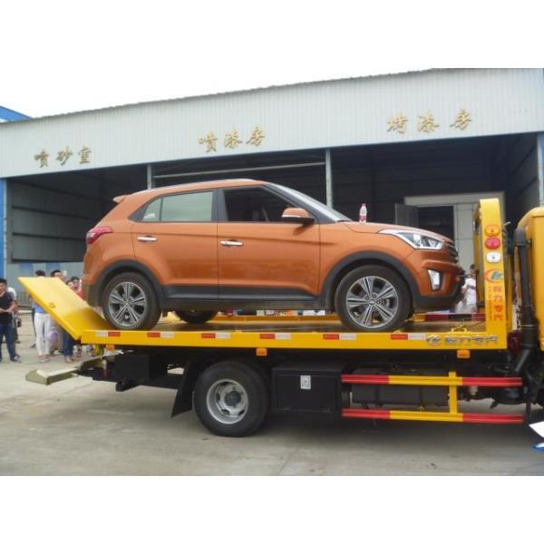 RHD White Wrecker Tow Trucks With Engine High Strength Welding Steel