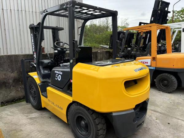 Used Original KOMATSU 5TON  diesel Heavy Duty Forklift Japan on sale 