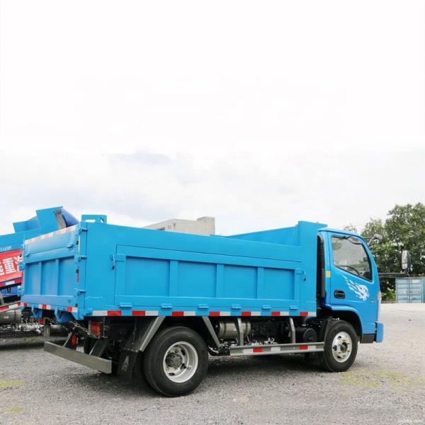 Sinotruck 4X2 Benne basculante Basculement arrière Chariot auto-déchargeable