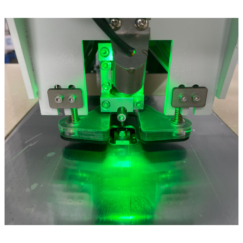Semi-auto CCD Guide Hole Punch Machine For Anodized Aluminum Label