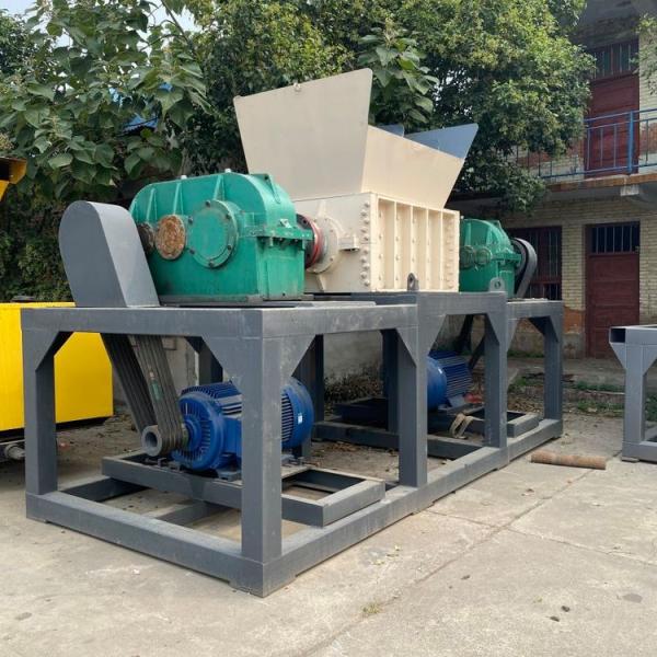 Recycling Paper Waste Books Scrap Wood Tree Root Waste Plastic Bottle Shredder Machine