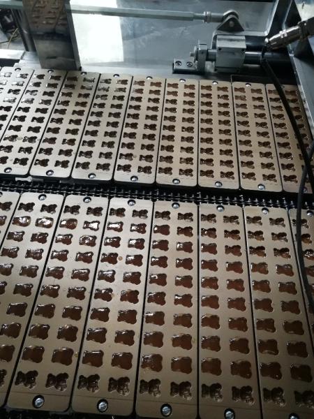 Shanghai Small capacity with low price Jelly candy production line /gelatin/pectin/gummy bear candy machine