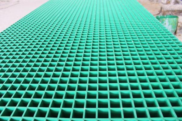raspagem resistente a pouca distância do mar do plástico da passagem da raspagem GRP FRP de 38*38*30mm