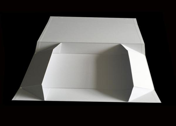 Magnet Flat Folding Gift Boxes Customization Size For Clothes Packaging