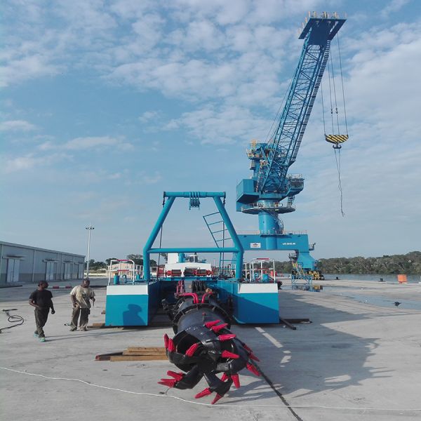 Marine Engine Cutter Suction Dredger with 10/8 Inch Pump 800 M3/H Water Flow