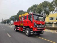 Chine Dongfeng Marque Double Cabine 4WD 4X4 Cran monté sur camion avec XCMG 5 tonnes Cran pour usage militaire