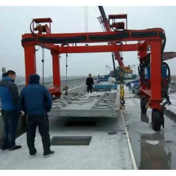 Precast Concrete Rubber Tire Cranes For Construction Stitching