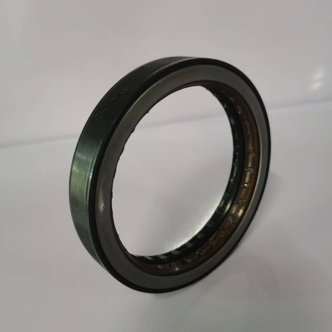 Wholesale Price Auto Parts Oil Seal with Dust Lip Balance Contamination Protection Oil Seal for OEM Replacement