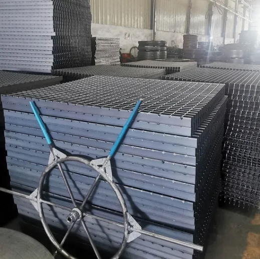 ISO9001 Professional Steel Grating Manufacturer Hot DIP Galvanized Drain Grating Covers