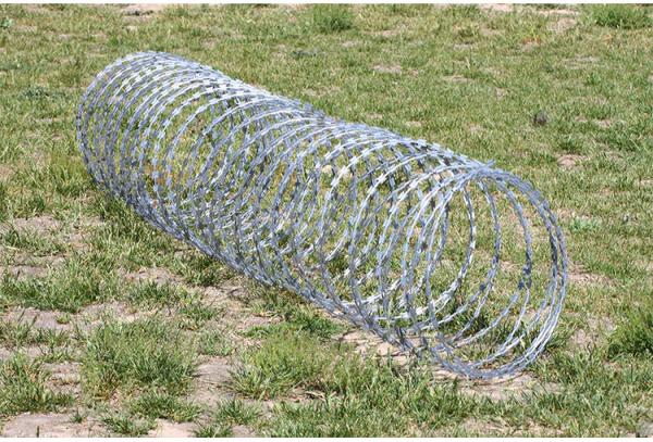 Square Aperture Hot Zinc Plating Barbed Wire for Security Cage Blade Thorn Rope Sale