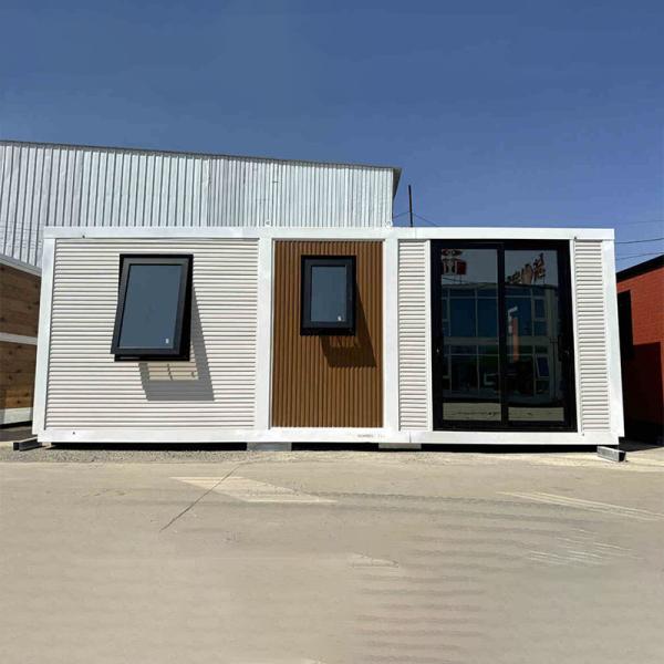 Bâtiment de bureaux en conteneurs préfabriqués en extérieur