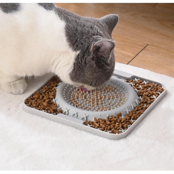 Customized Color Silicone Pet Feeding Plate for Dog and Cat Licking Pad in 2024
