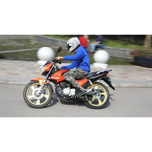 Energy Saving Road Legal Enduro Bikes LCD Meter Integrated With Bluetooth Music