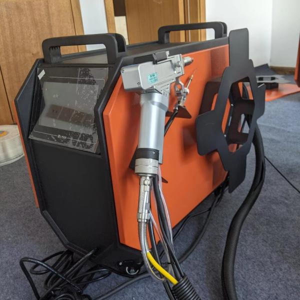 3 in 1 Laser Welding Gun Handheld Fiber Laser Iron Aluminum Welding Machine 1500W Laser Welder 1064nm Wavelength