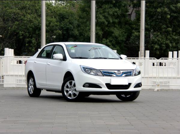 Electric E5 BYD Chinese Car Small EV High Performance 400 Mile Range