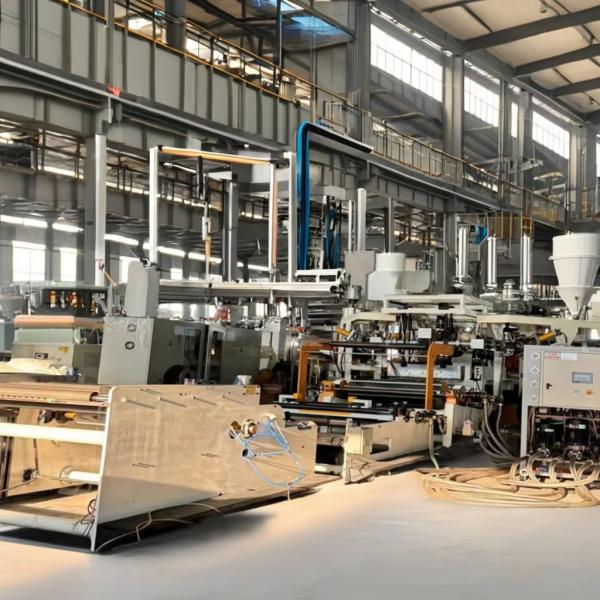 小型プラスチック5層コエクストルーションシートエクストルーダー 37kw 補助エンジンのパワー
