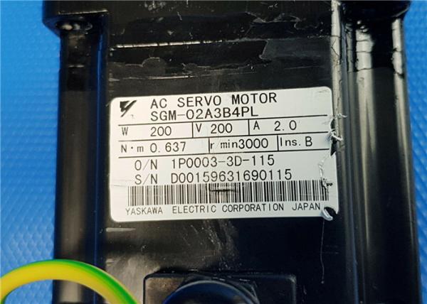MOTEUR SERVO servo industriel 200W 200V 3000/min de Yaskawa SGM-02A3B4PL de moteur