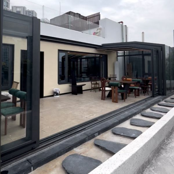 LANBOER High-Performance Freestanding Retractable Sunroom Triangle Roof Screen Sunroom for Villas Hotels and Parks