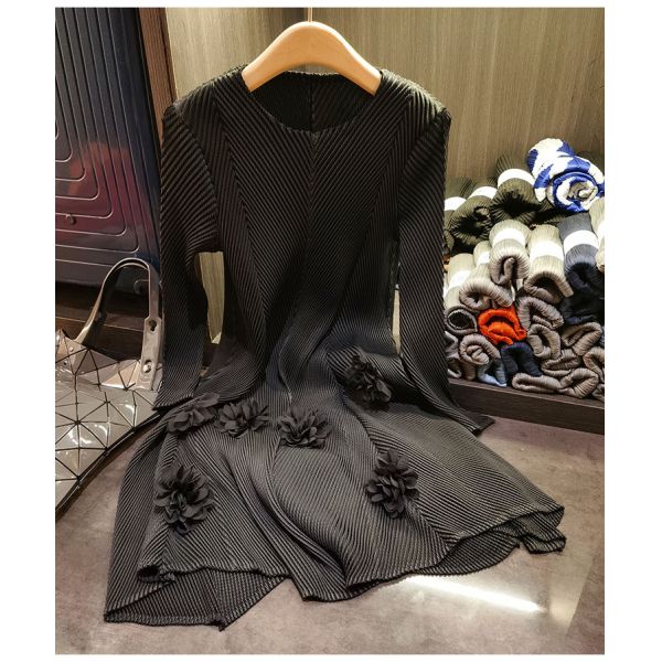 High-end 3d Flower Round Neck Long Sleeve Pleated Plus Size Women's Dresses