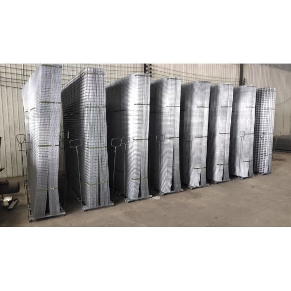 Square Hole Galvanized Welded Wire Mesh Panels for Screen with Bending and Cutting Services