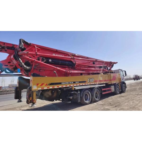 61.1m de alcance vertical semi-seco de hormigón hormigón bomba de camión instalado en un camión Mercedes