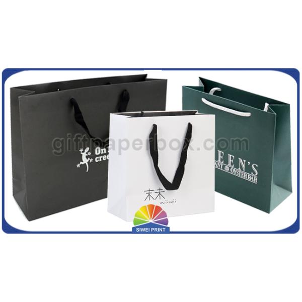 Bolsos de compras de papel de encargo de la manija mate negra durable del algodón para la ropa de la ropa