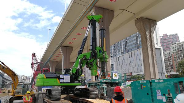 Diamètre 2000mm de 320KN/M Rotary Drilling Rig Machine Advanced Technology Max
