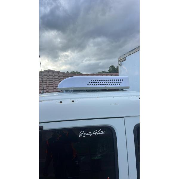 2800W White 24V AC Parking Air Conditioner Truck AC DC Air Conditioner