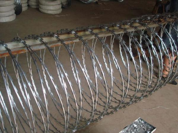 Concertina Razor Wire Double Cross Razor Tape BTO-22 Barbed Wire