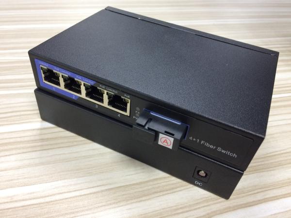 Interruptor de rede 1 100M da fibra ótica do ponto de entrada SFP ou de fibra do SC porto e 4 portos do ponto de entrada rj45 de 10/100M