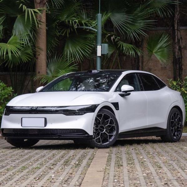 2024 EV Two Wheel Drive Newly Launched Passenger Auto Pure Electric Sedan Car Zeekr 007