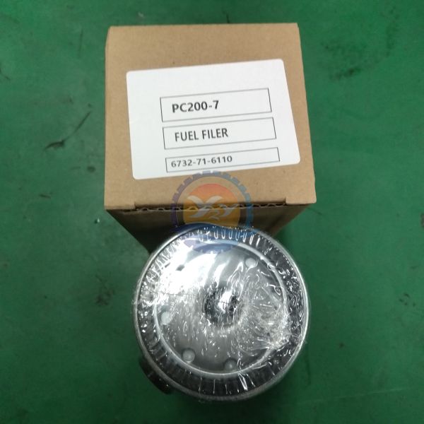 Factory Sales Diesel PC200-7 Fuel Filter 6732-71-6110 for Komatsu Excavator