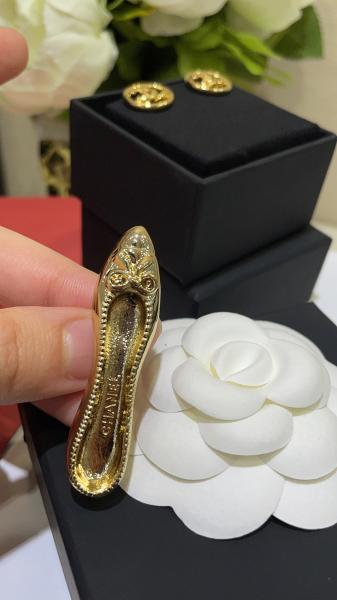 Anti Allergy Diamond Drop Brooch High Heeled Broock Shape For Women