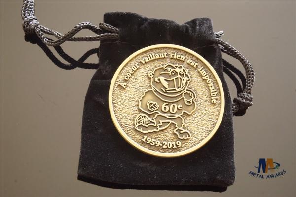 Iron Custom Challenge Coins Antique Gold Crown And Animal Coins With Velvet Pouch
