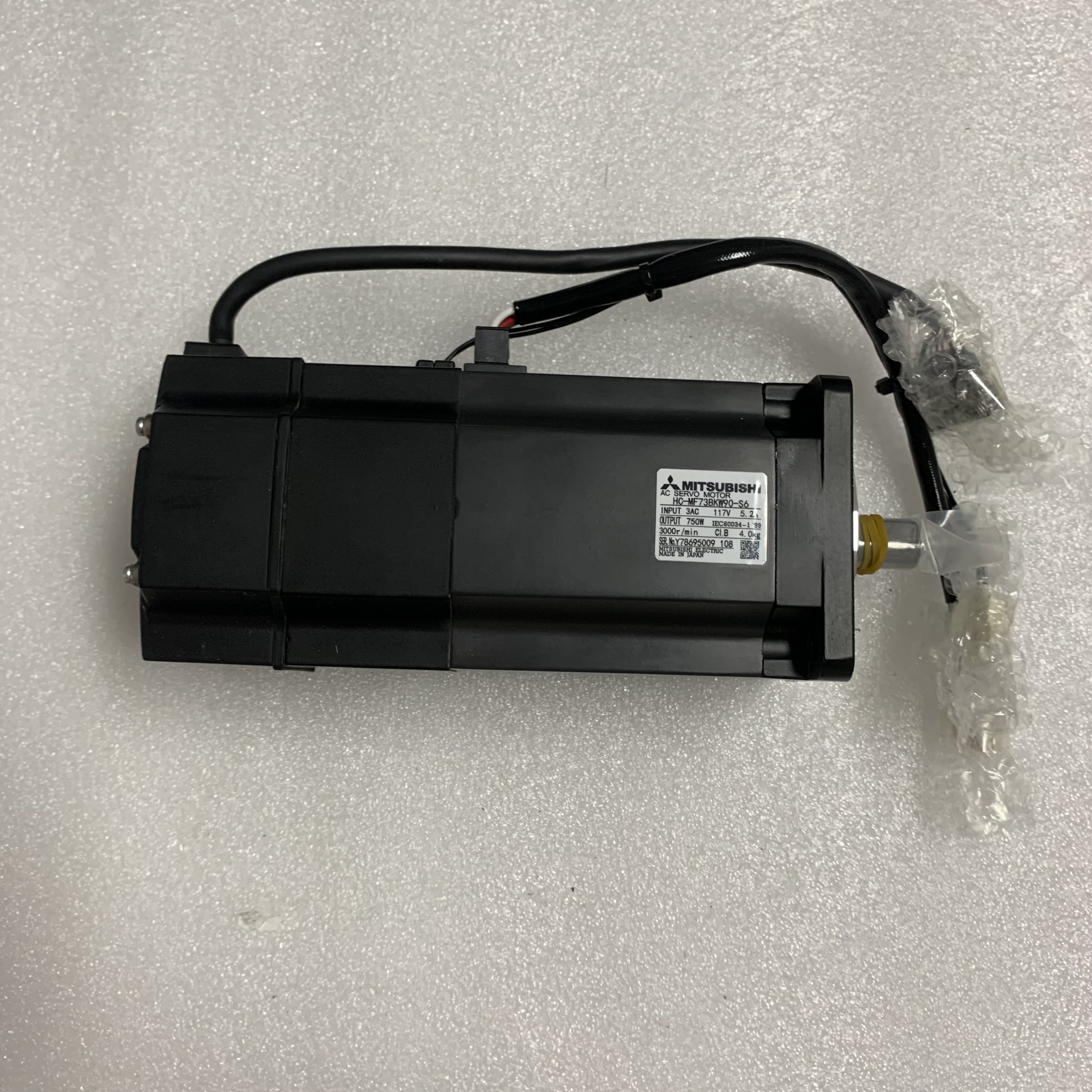 УЧАСТОК 750 w 117 v мотора сервопривода 3 AC Мицубиси HC-MF73BKW90-S6 3000 RPM 5,2 ЦЕНА CIB НОВАЯ И ПЕРВОНАЧАЛЬНАЯ ХОРОШАЯ