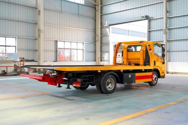 Dayun QuanChai Engine 132 Horsepower Board Length 5.2 Meters ,3 Tons Rear Support Arm, 4 Tons Hoist ,wrecker Truck