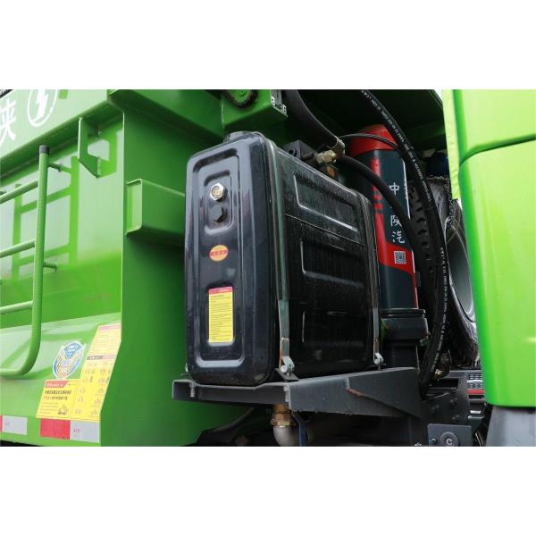 EURO 6 Emissions 430 Horsepower 8x4 5.3 Meters 15.5 Tons Weichai Heavy Dump Truck
