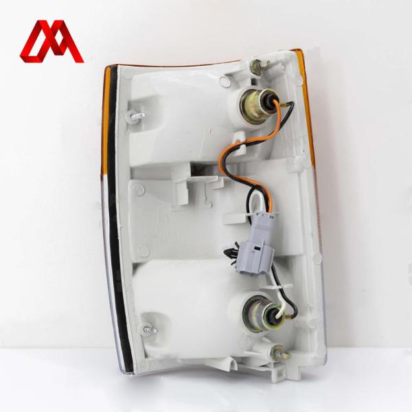 Feu de position d'angle fumé côté droit pour ISUZU ELF – Pièces automobiles IZUMI | 8-97855-007-0