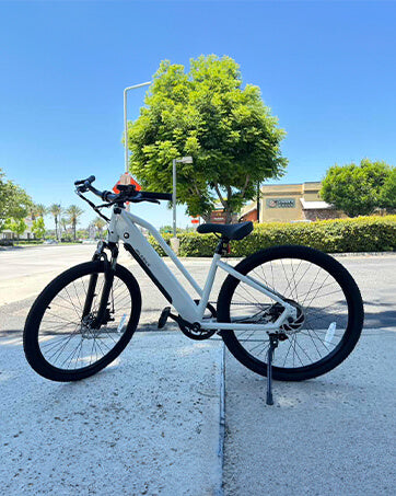 EU Stock Smart Sensor 48v 7 Speed Commuter E-Bike 48v Brushless Motor City Electric Bicycle for Adults From China