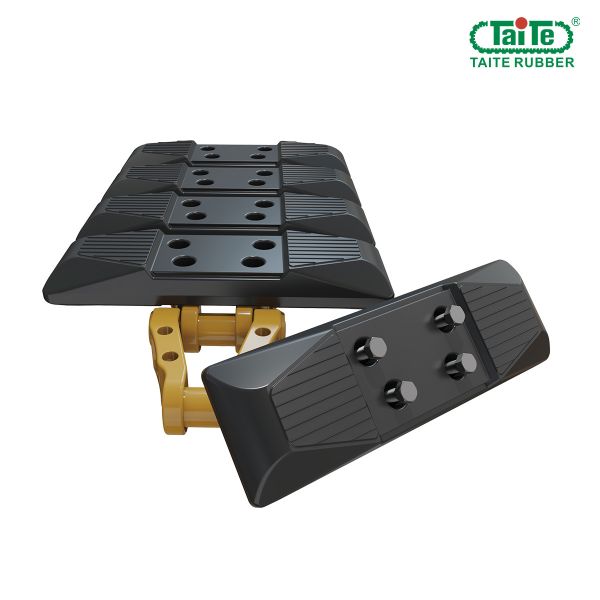 600mm ø20 Excavator Rubber Pads RP - ST - 600A - M20 For Hitatch And Komatsu Series