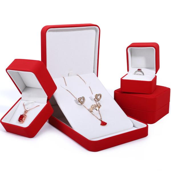 Boîte de collier en cuir en PU personnalisée pour emballage de bijoux de luxe personnalisé