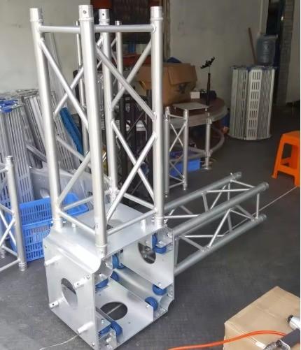 Silver Outdoor Stage Truss Easy Disassemble Aluminum Layer Truss For Event Speaker Lift