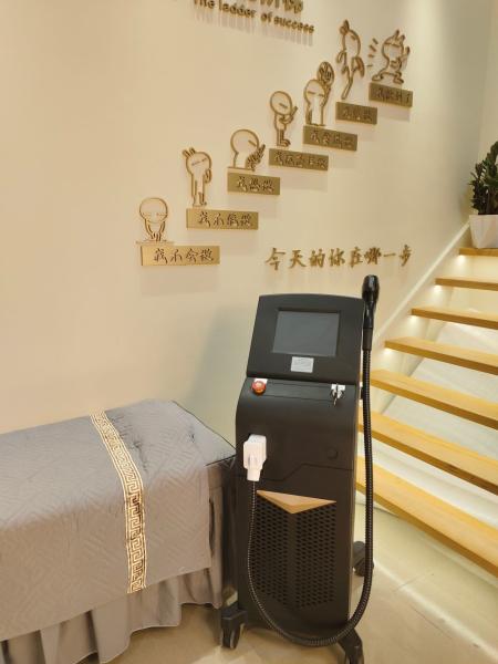 Skin Rejuvenation Laser Hair Removal Machine Custom Logo 10.4 Inch Touch Screen