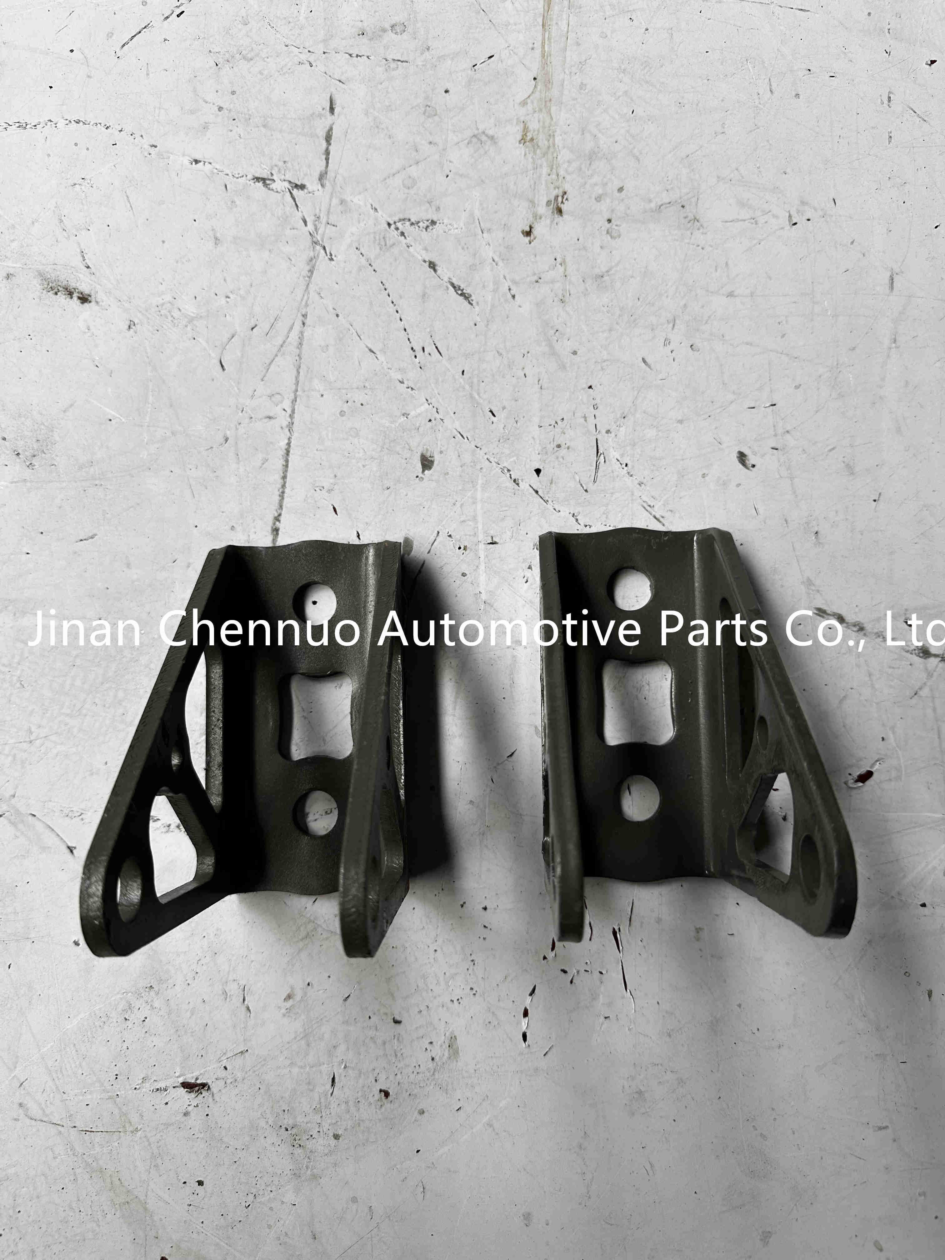 810W41701-0077 Нижняя скоба кабины Передняя подвеска